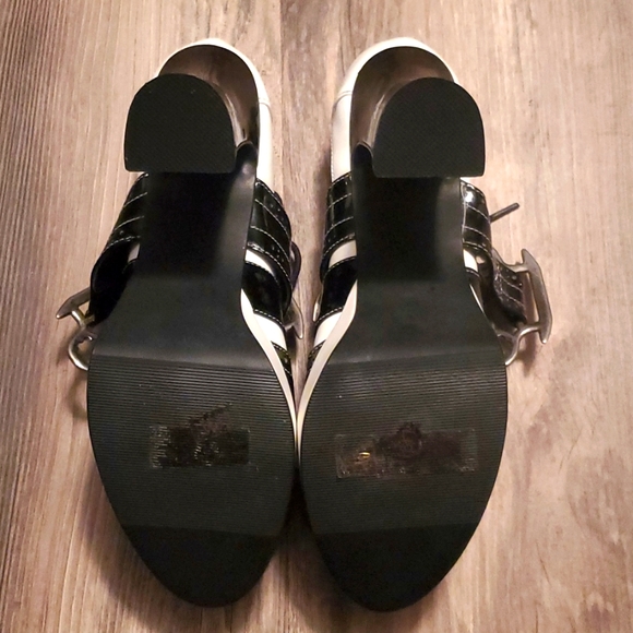 SPIRIT HALLOWEEN BLACK & WHITE HIGH HEELS SZ 9 - Picture 4 of 4